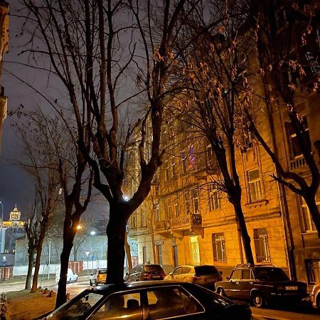 V&O Whitechocolateapt 800 M To Opera Liov Exterior foto