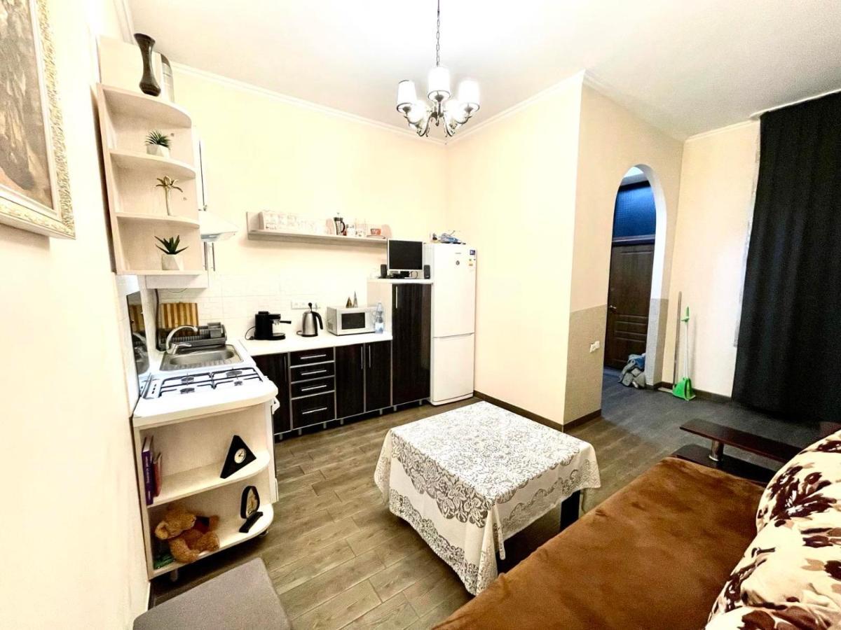 V&O Whitechocolateapt 800 M To Opera Liov Exterior foto