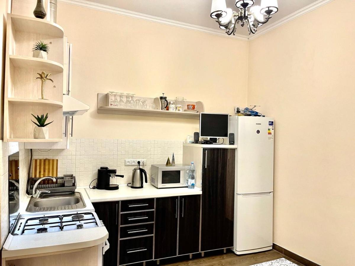 V&O Whitechocolateapt 800 M To Opera Liov Exterior foto